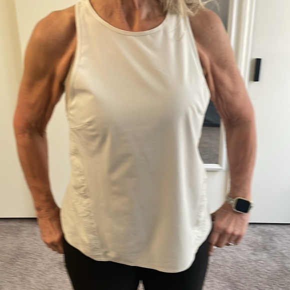 2/$15 3/$20🌹 Lululemon racer back running shirt with reflective dots size - Picture 3 of 7